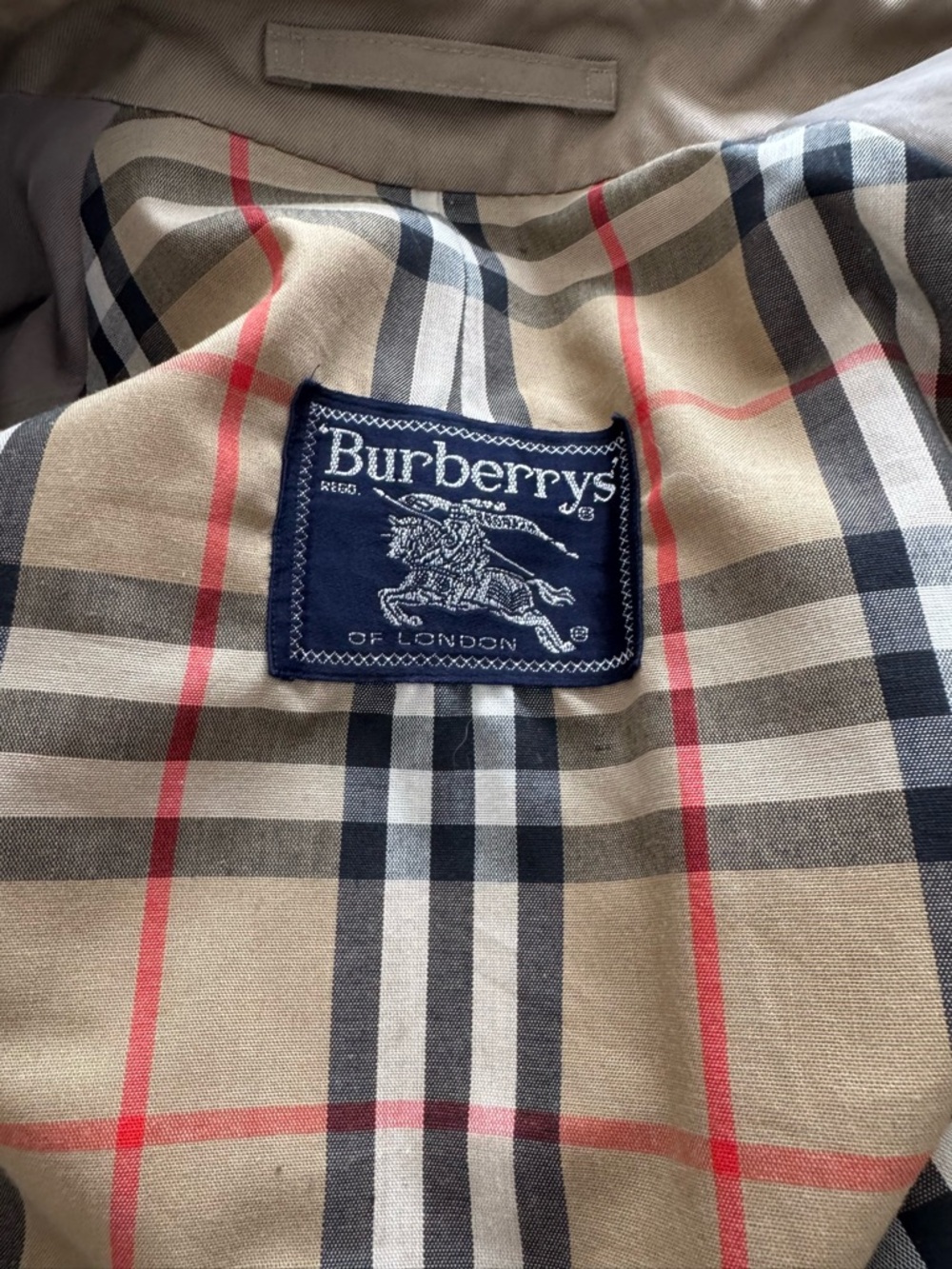 Men’s vintage Burberry long trench coat. - Picture 3 of 8